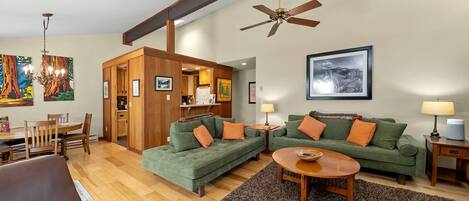 Smart-TV, peis og bøker