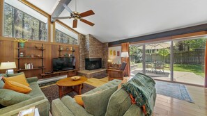 Smart TV, fireplace - #27 Graeagle Meadows (Graeagle)