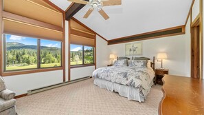 2 chambres, fer et planche à repasser, Wi-Fi gratuit, draps fournis