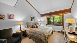 2 Schlafzimmer, Schreibtisch, Bügeleisen/Bügelbrett, kostenloses WLAN