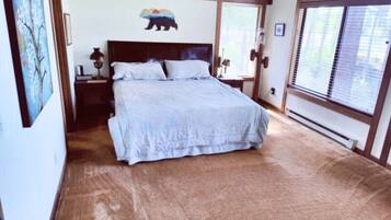 3 bedrooms, desk, free WiFi, bed sheets