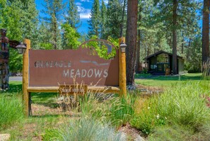 Property grounds - Peaceful Graeagle Meadows retreat with fenced yard and grassy backyard (Graeagle)