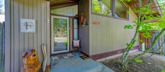 Peaceful Graeagle Meadows retreat with fenced yard and grassy backyard