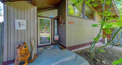 Peaceful Graeagle Meadows retreat with fenced yard and grassy backyard