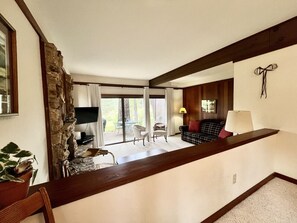 TV, fireplace
