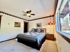 2 bedrooms, desk, iron/ironing board, free WiFi