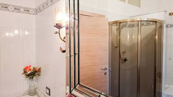 アパートメント バルコニー | バスルーム