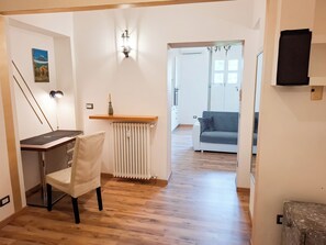 Apartment, Balkon | Wohnbereich
