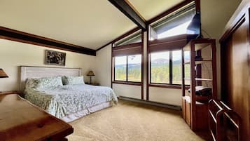 2 bedrooms, desk, free WiFi, bed sheets