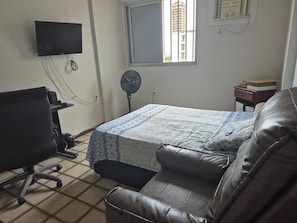 3 quartos, ferros/tábuas de passar roupa, Wi-Fi, roupa de cama