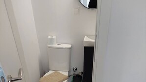 Unclassified image, 3 of 26, button - Luxury by the White Tower (Thessaloniki)