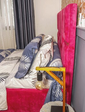 2 quartos, ferros/tábuas de passar roupa, Wi-Fi, roupa de cama
