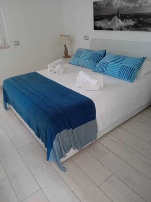 1 bedroom, iron/ironing board, travel cot, free WiFi