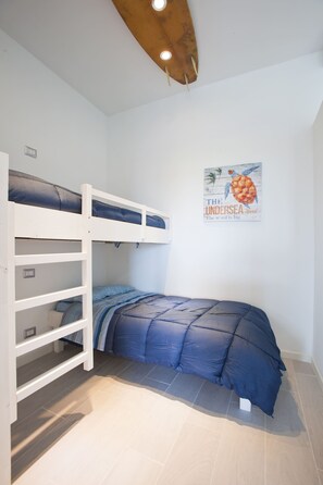 1 bedroom, iron/ironing board, travel cot, free WiFi