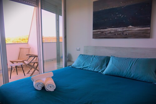 Apartment for family with children, 200 mt from the sea