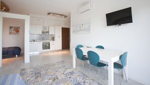 Dining - Apartment for family with children, 200 mt from the sea (anzio)