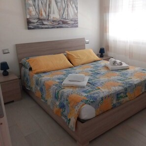 1 bedroom, iron/ironing board, travel cot, free WiFi