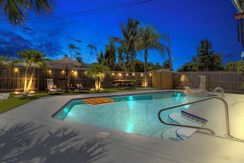 Tropical Paradise w/ Private Pool!