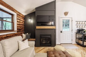 TV, fireplace, stereo