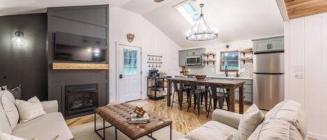 TV, fireplace, stereo