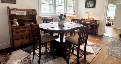 2-bedroom corporate apartment in delightful Ottumwa with AC, WiFi