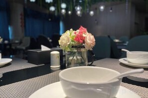 صورة غير مصنفة، 3 من 88، زرّ