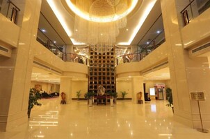 大  堂