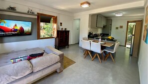 Căn hộ dành cho gia đình | Minibar, trang bị nội thất với thiết kế riêng biệt 