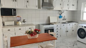 Micro-ondas, fogão, cooktop, lava-louças
