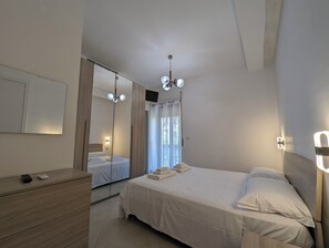1 bedroom, free WiFi, bed sheets - Fabiana's Rooms (Marina di Camerota)