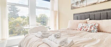 2 chambres, fer et planche à repasser, Wi-Fi gratuit, draps fournis