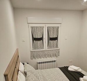 3 makuuhuonetta, silitysrauta/-lauta, Wi-Fi, vuodevaatteet