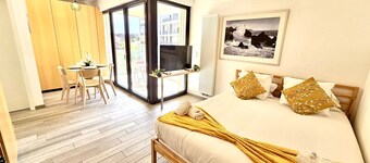 Cozy studio with sunny terrace