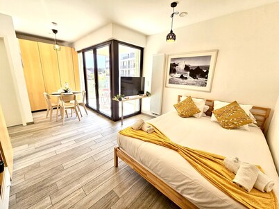 Cozy studio with sunny terrace