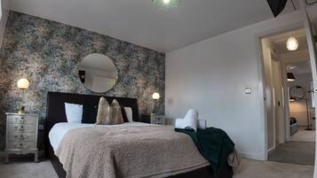 4 bedrooms, iron/ironing board, free WiFi, bed sheets