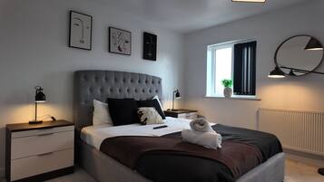 4 bedrooms, iron/ironing board, free WiFi, bed sheets