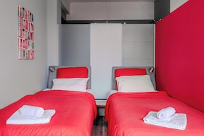 3 chambres, fer et planche à repasser, lit parapluie, Wi-Fi