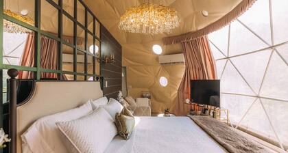 Romantic Couples Luxury Dome- Hot Tub/Heated Floors