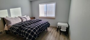 3 chambres, bureau, Wi-Fi, literie fournie