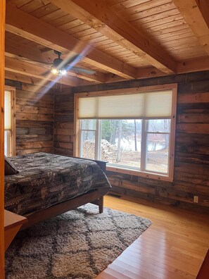 4 habitaciones, tabla de planchar con plancha, wifi y ropa de cama 