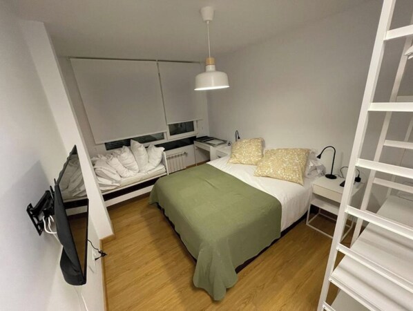 1 chambre, fer et planche à repasser, Wi-Fi, draps fournis