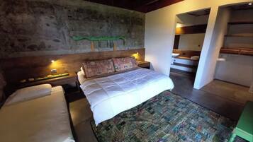 5 bedrooms, iron/ironing board, free WiFi