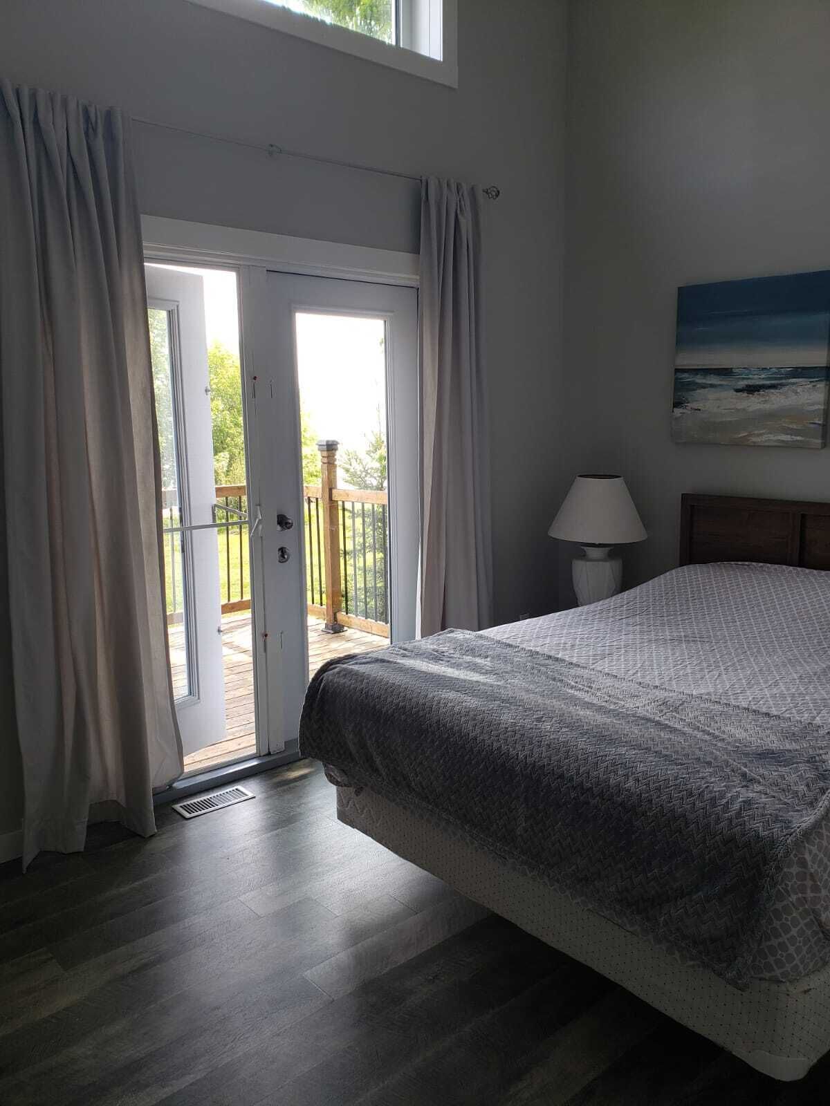 2 多间卧室、免费 WiFi、床单