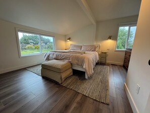 3 makuuhuonetta, työpöytä, silitysrauta/-lauta, Wi-Fi