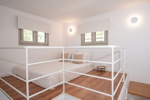Premium bedding, in-room safe, blackout curtains, soundproofing - Mia Anasa - Luxury Suites (Kalymnos)