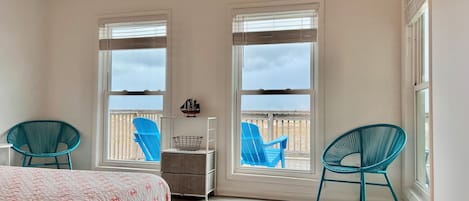 4 habitaciones, tabla de planchar con plancha, wifi y ropa de cama