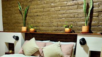 2 habitaciones, escritorio, tabla de planchar con plancha y wifi gratis