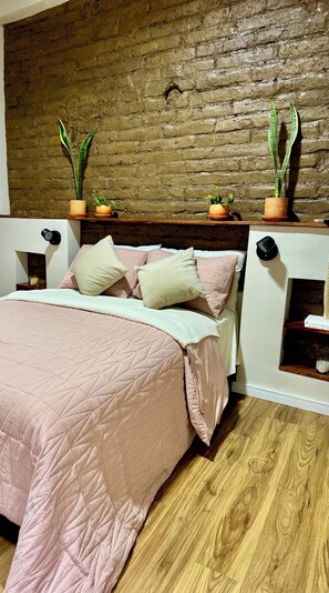 2 bedrooms, desk, iron/ironing board, free WiFi