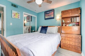 2 bedrooms, desk, iron/ironing board, free WiFi