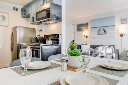 Beachside Haven | 2BR Luxury Condo at the Beach!